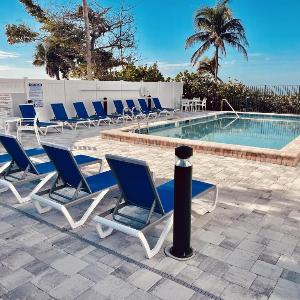 Beach Villas # 305 - Recently Refereshed! condo