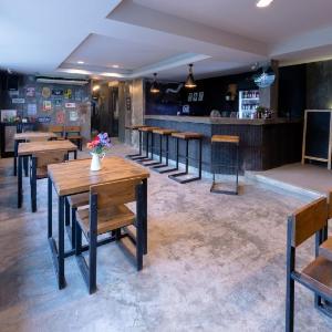 Revolution Hostel Asoke