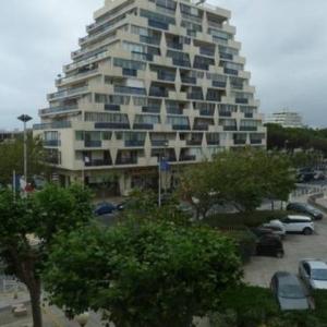 Studio avec Loggia Terrasse & Parking Privé en Centre-Ville Proche Plage - FR-1-328-99