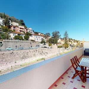 Spacieux 2P climatisé centre-ville Menton avec grande terrasse proche plages et commerces - FR-1-196-351