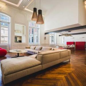 LOFT KEYWEEK contemporary Loft style Apartment in Biarritz City center