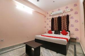 OYO 42633 Aarshi Palace, Cuttack