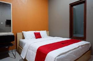 RedDoorz Syariah near Stasiun Tegal, Tegal