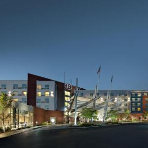 Gillette Stadium Hotels - Renaissance by Marriott Boston Patriot Place Hotel