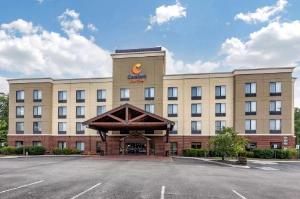 Comfort Suites Manchester, Manchester
