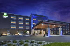 Holiday Inn Express & Suites Grand Rapids Airport North, Grand Rapids