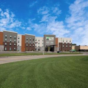 Denny Sanford Premier Center Hotels - Holiday Inn & Suites Sioux Falls - Airport an IHG Hotel