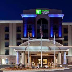 Holiday Inn Express Hotel & Suites Hope Mills-Fayetteville Airport