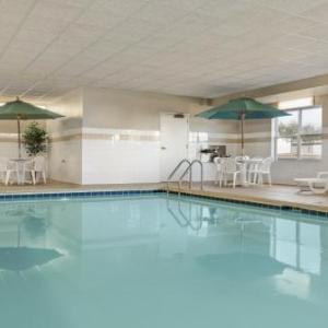 Country Inn & Suites by Radisson Peoria North IL