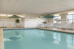 Country Inn & Suites by Radisson, Peoria North, IL, Peoria