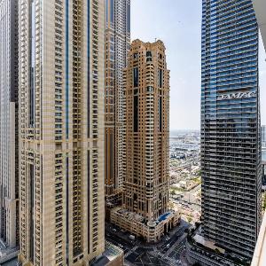 Spacious apartment with Maid room in Dubai Marina I Sea View