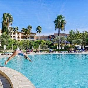 T2 avec Piscine Vue Mer Parking a 200m de la Plage - FR-1-768-70