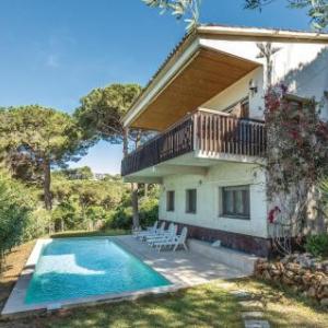 Five-Bedroom Holiday Home in Lloret de Mar