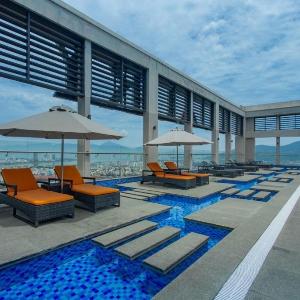 Căn hộ view biển 2 phòng ngủ tại Altara Suites