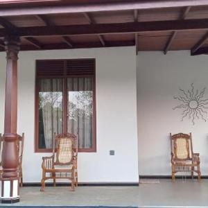Bliss Lake Holiday Bungalow Thissawewa