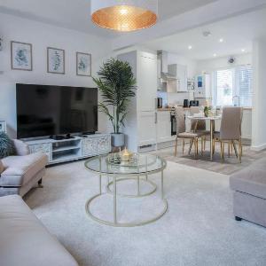 Charlton Mews - 2 Bedroom Apartment - Tenby
