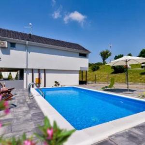 Amazing home in Sveti Martin na Muri w/ Jacuzzi Sauna and Outdoor swimming pool