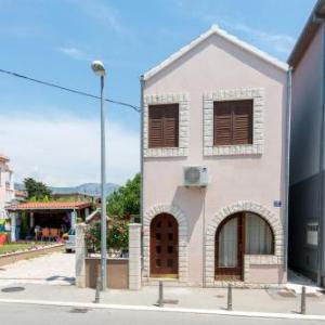 Apartments by the sea Kastel Stari Kastela - 15894