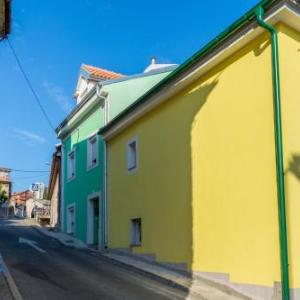Apartments with WiFi Rijeka - 15901