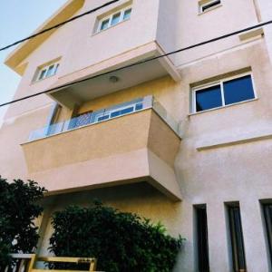 Silver Apartment - Central