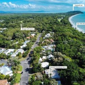 Spindrift Townhouse 3 - The Coral Sea At Your Door