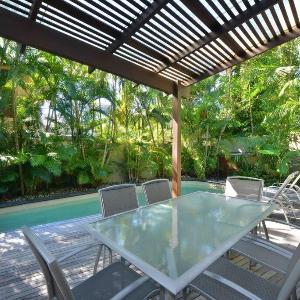 Cassowary Villa 2 - a short level walk to town