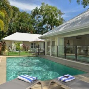 Plantation House - private 4 bedroom beachfront retreat