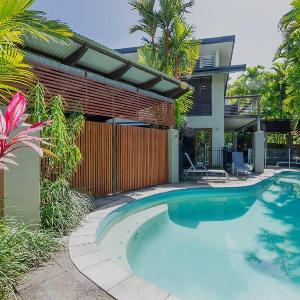 Leilani Melia - stylish 3 bedroom villa on Four Mile Beach