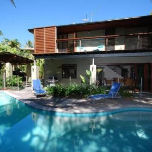 Leilani Tiare - stylish villa on Four Mile Beach