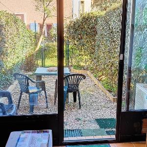 T2 rénové climatisé avec jardinet à 400m des plages - FR-1-610-97