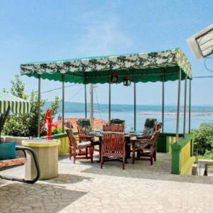 Holiday Home Petra - CKV250