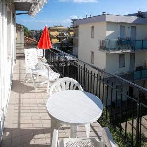 Trilocale a 50mt dal mare di Marcelli - M125