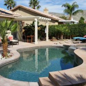 Gorgeous 2 Bedroom Home with Salt Water Pool/Spa