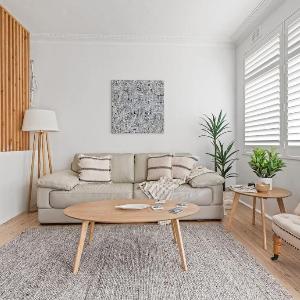 Coastal Corner - Contemporary Chic by the Beach