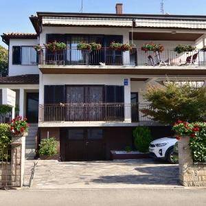 Apartments with parking space Umag - 22565