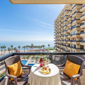 797 HOLIDAY RENTALS - Renovado apartamento con hermosas vistas