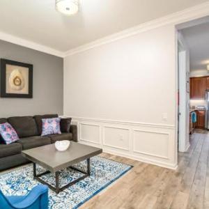 La Vista Lakeview Condo