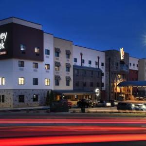 Hotels near Rogers Point Park Catoosa - Stoney Creek Hotel Tulsa - Broken Arrow