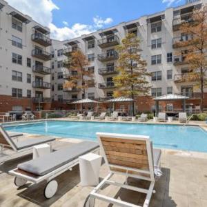 Hotels near Republic Square Austin - Kasa Austin Downtown Apartments