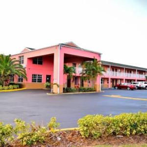 Hotels near Okeechobee Agri-Civic Center - Flamingo Motel