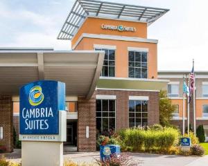 Cambria Hotel Traverse City, Traverse City