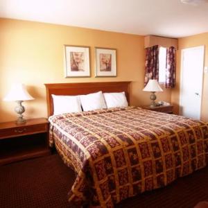 Hotels near Aronimink Golf Club - Parkway Inn Philadelphia Airport