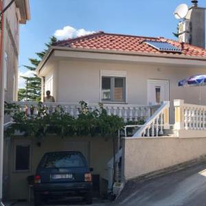 MI-MA Ul. Prilaz 1 51250 Novi Vinodolski Hrvatska Apartman