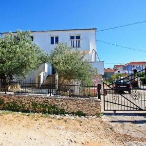 Apartments with parking space Supetar Brac - 22504