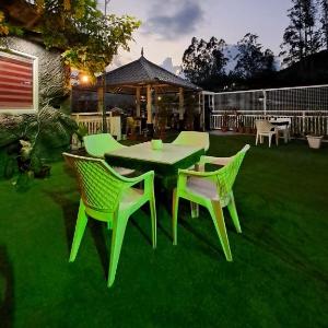 S & B Dreams House