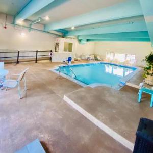 Hotels near Whiskey Barrel Music Hall - The Landmark Inn