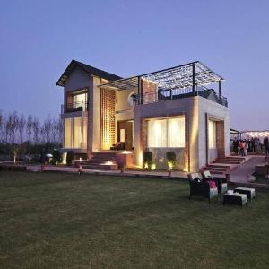 Falak Farms- Villa with PoolJacuzzi in Chandigarh