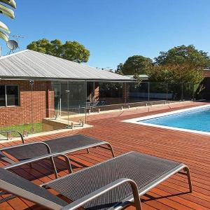 Rivervale Retreat - Spacious Family Living