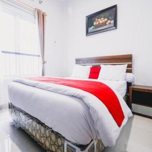 RedDoorz near Hermes Place Polonia Medan