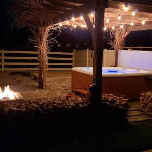6 King Bedrooms Sleeps 20 8 Rooms Bikes HotTub